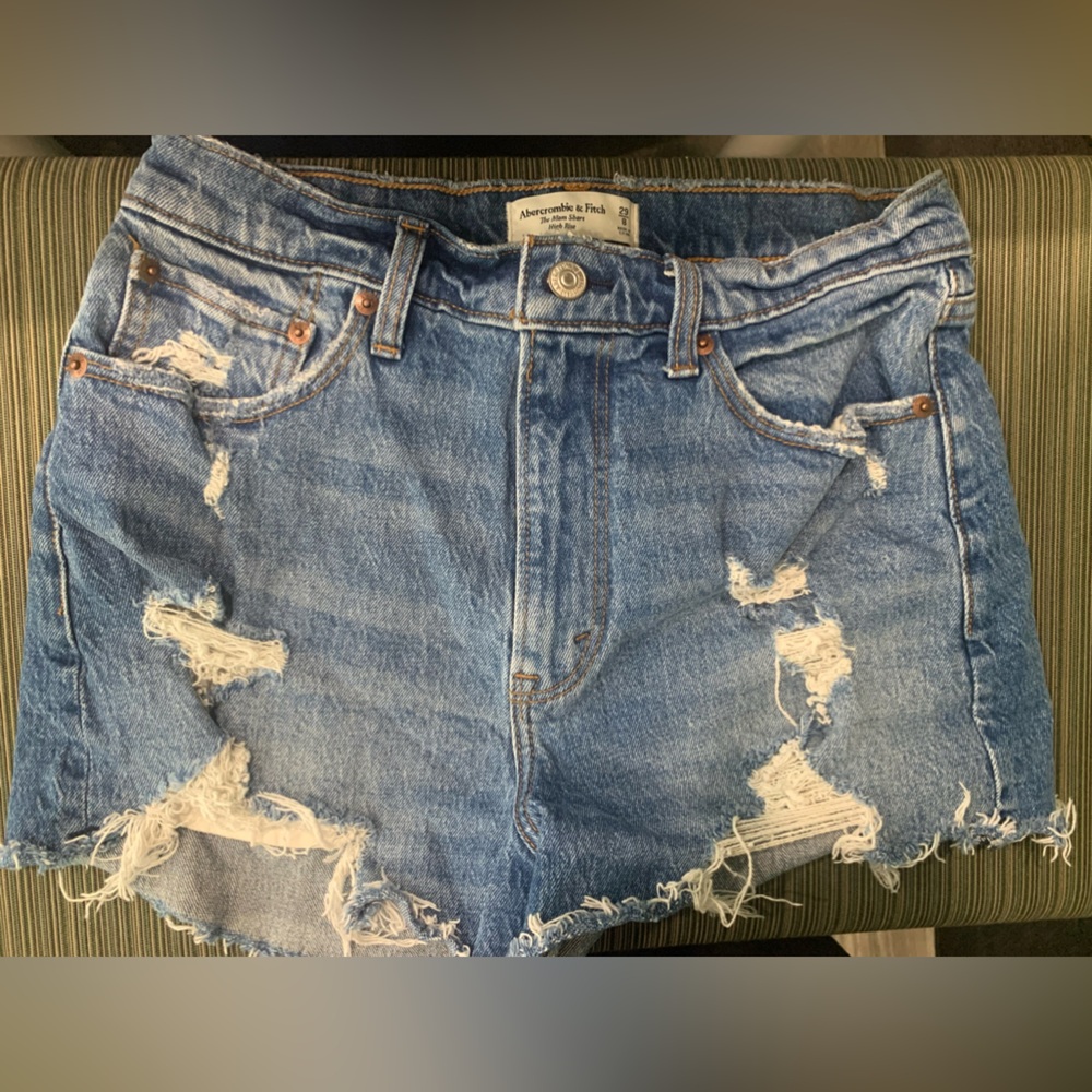 Abercrombie & Fitch Blue Denim mom short high rise curve love 29 8 festival